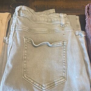 Zenna Women's Light Green  Ankle Jeans
Frayed bottoms wide leg